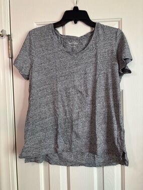 Eddie Bauer Gray Heather V-Neck Short Sleeve Tee